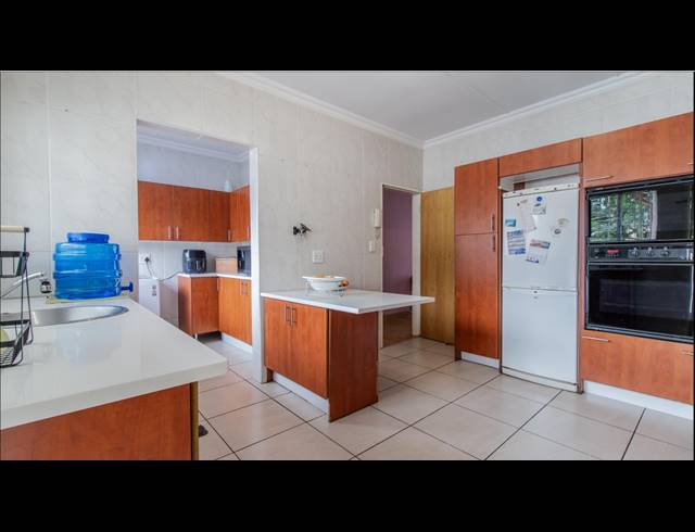 3 BEDROOM FREEHOLD FOR SALE IN RANDHART